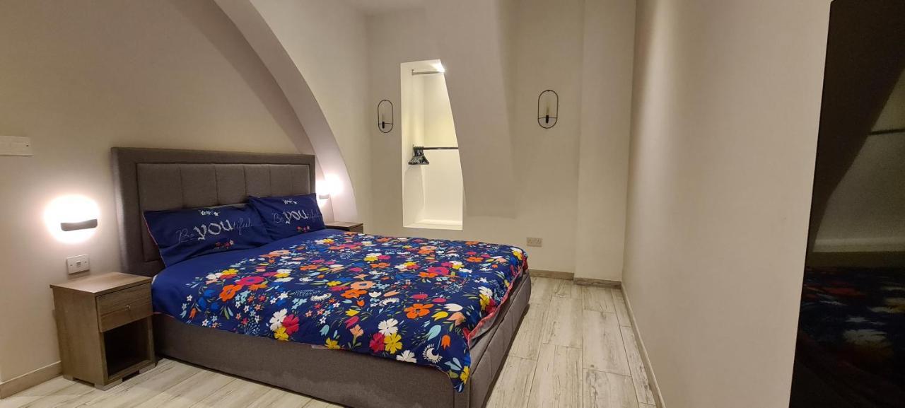 Highly Finished Studio Home In Валета Екстериор снимка