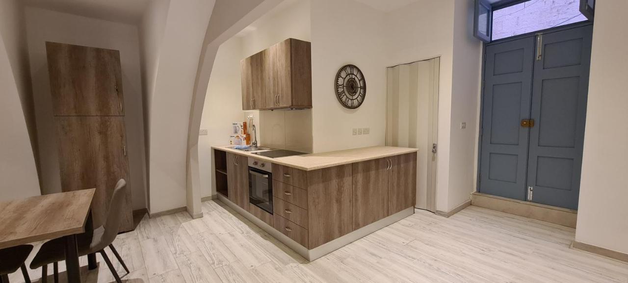 Highly Finished Studio Home In Валета Екстериор снимка